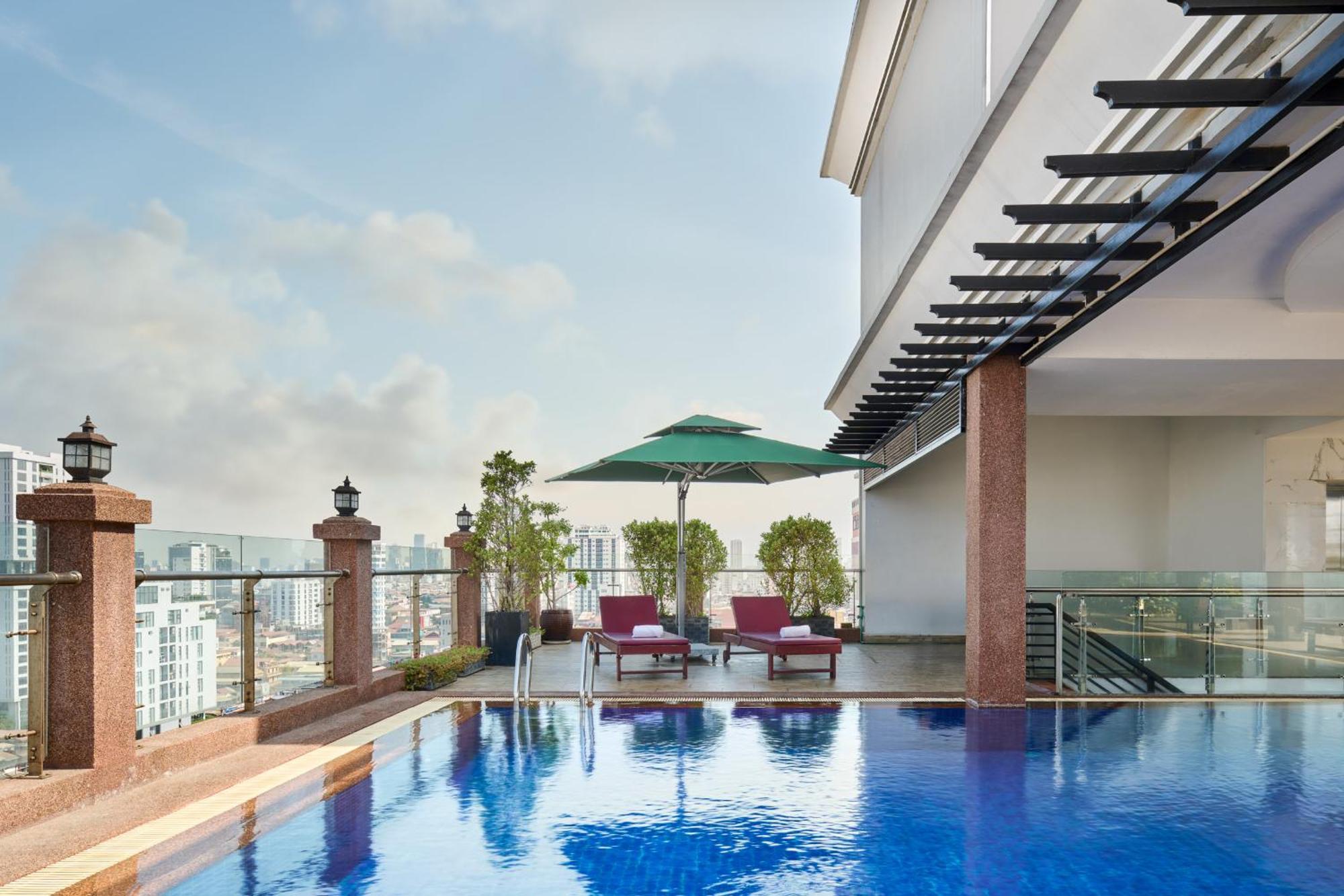 Queen Mansion Phnom Penh Exterior photo