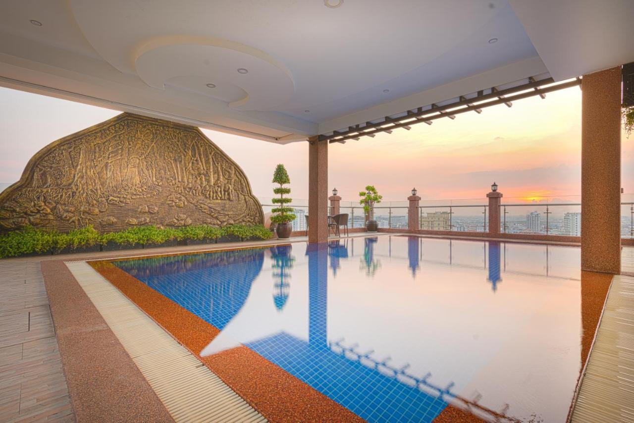 Queen Mansion Phnom Penh Exterior photo